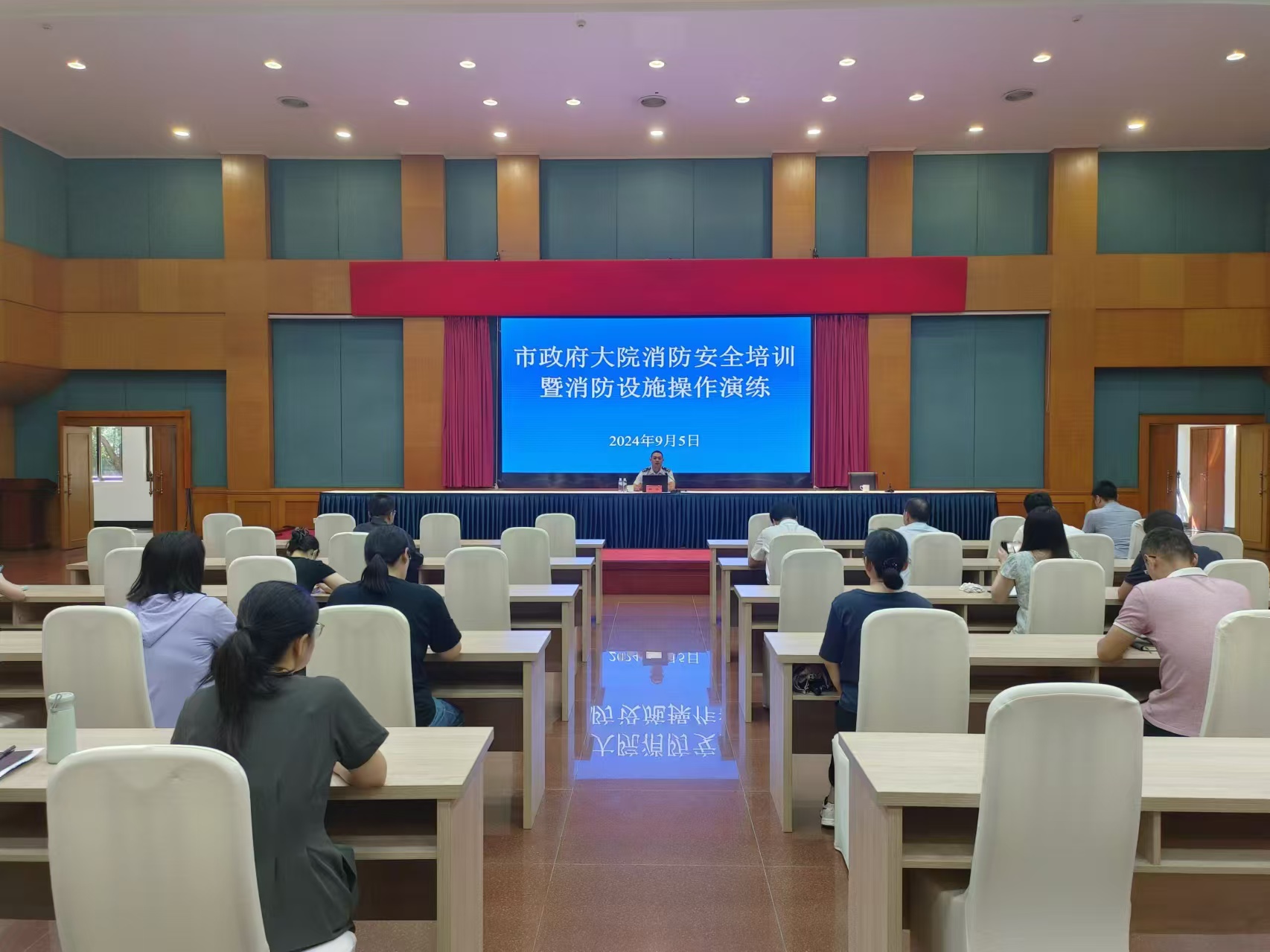 宜興市機(jī)關(guān)事務(wù)服務(wù)中心：實(shí)操演練 筑牢消防安全“防火墻”
